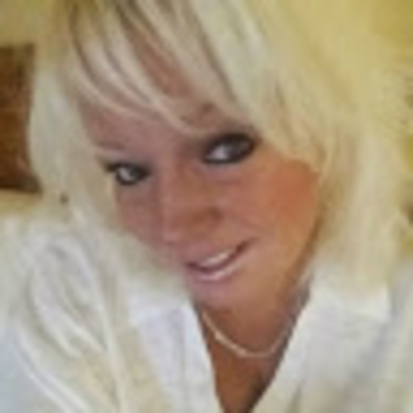 Meet your Posher, Jennifer - Picture 1 of 1